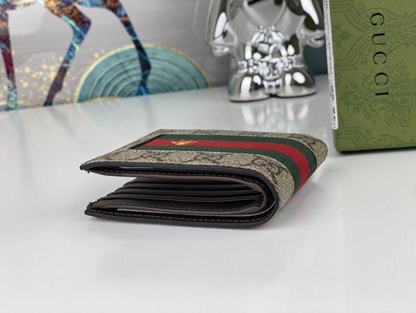 グッチ財布コピー側面デザイン